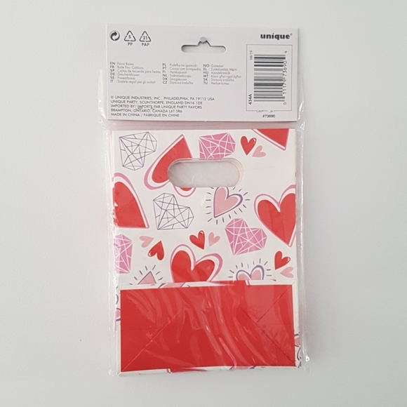 4 Sparkling Hearts Favor Boxes - Picture 4 of 4